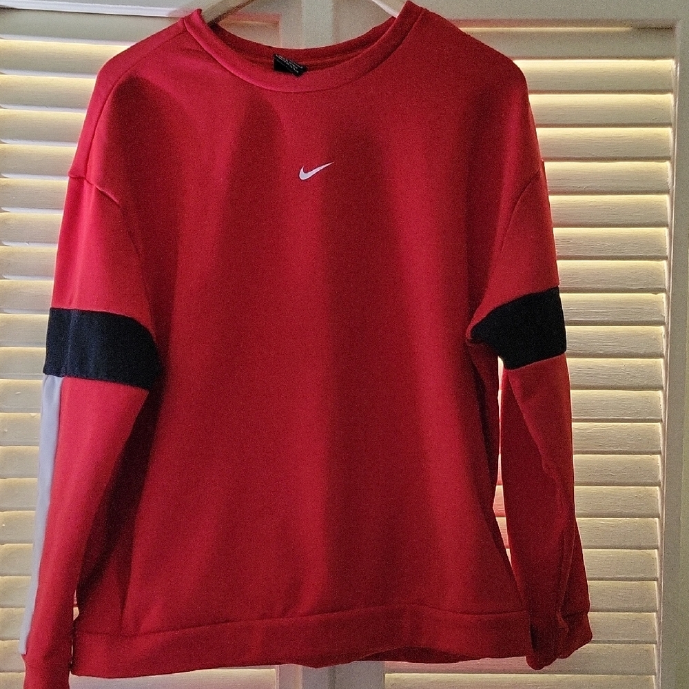 Nike Women's Red and Black Crewneck Sweatshirt
